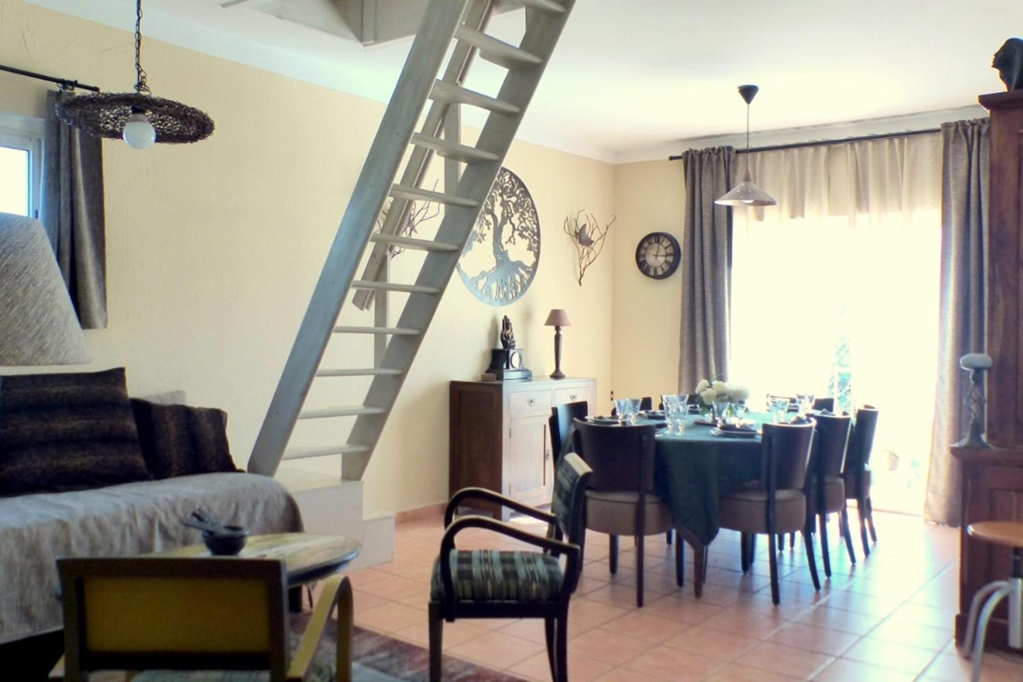 Charming House With Balcony Near Toulon Holiday home